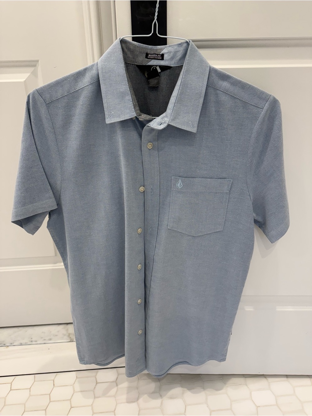 Volcom Men’s Pale Blue Short Sleeve Button-Down Shirt
